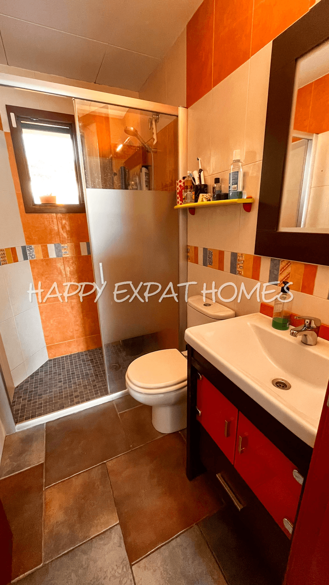 Casa grande para 2 familias o oficina con piscina