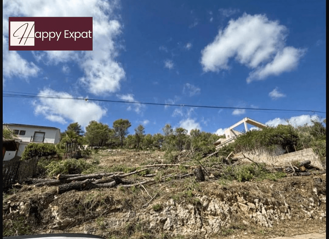 Fantastic plot close to Sitges ready to build on