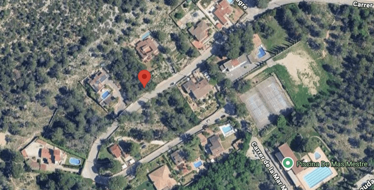Fantastic plot close to Sitges ready to build on