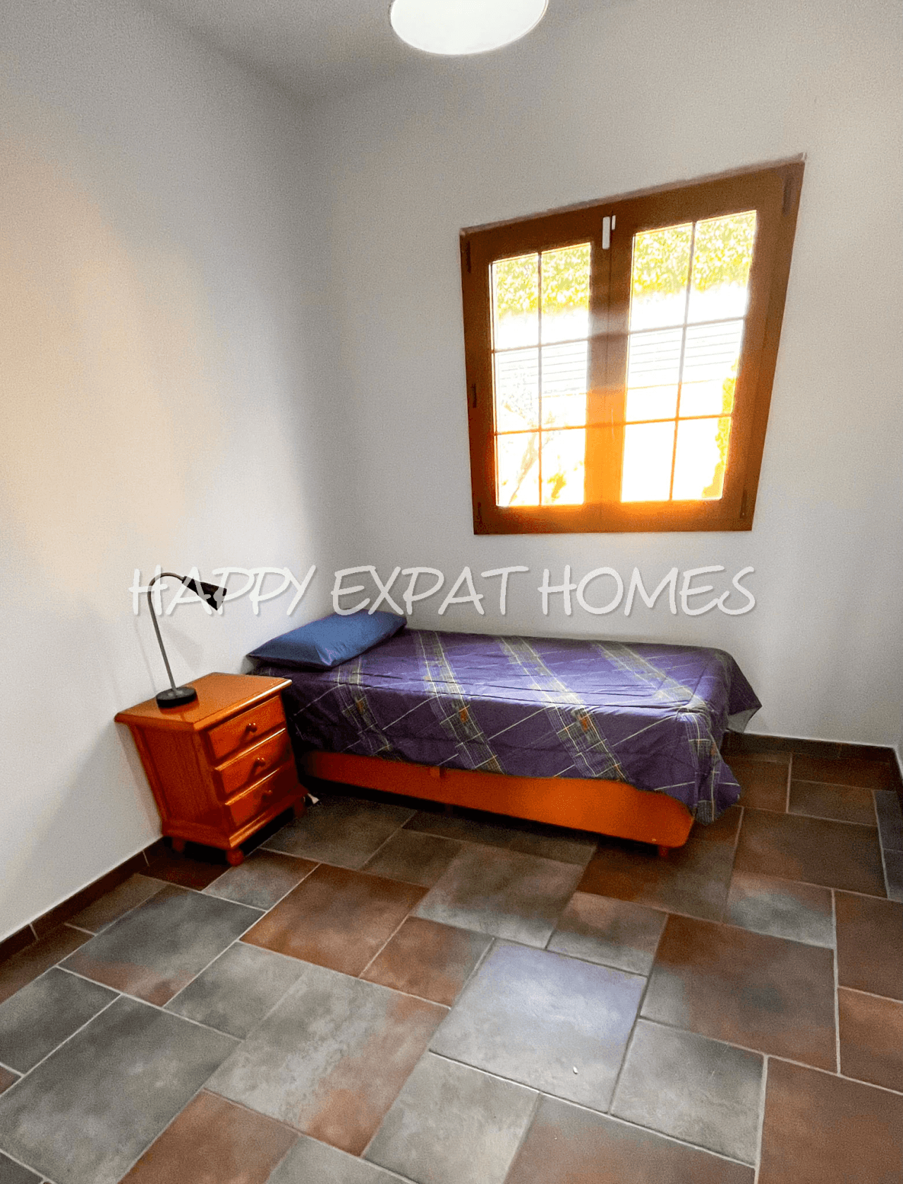 Casa grande para 2 familias o oficina con piscina