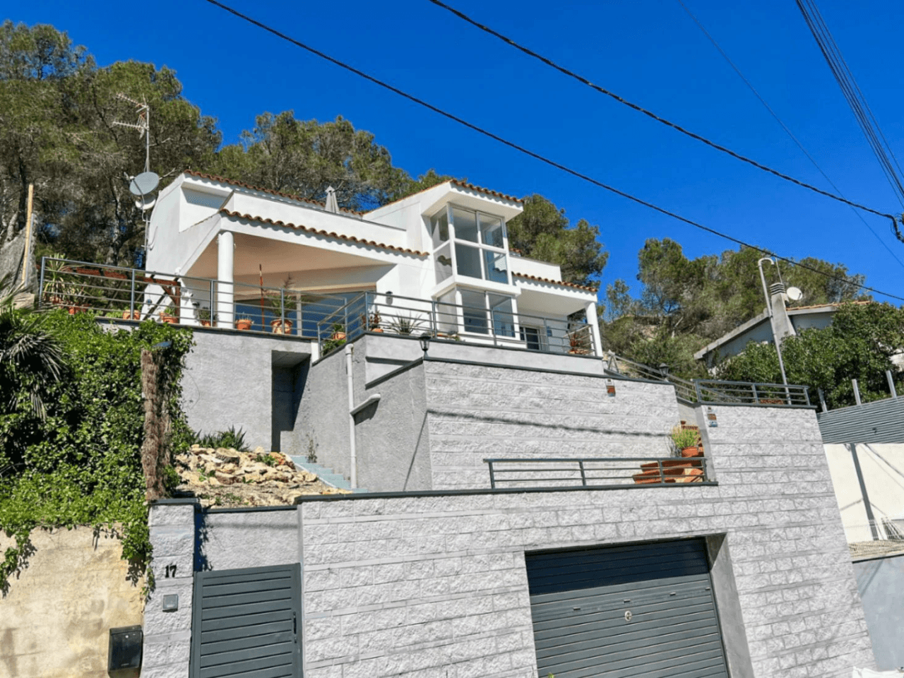 Villa with pool near Sitges close to schools, restaurants and stores