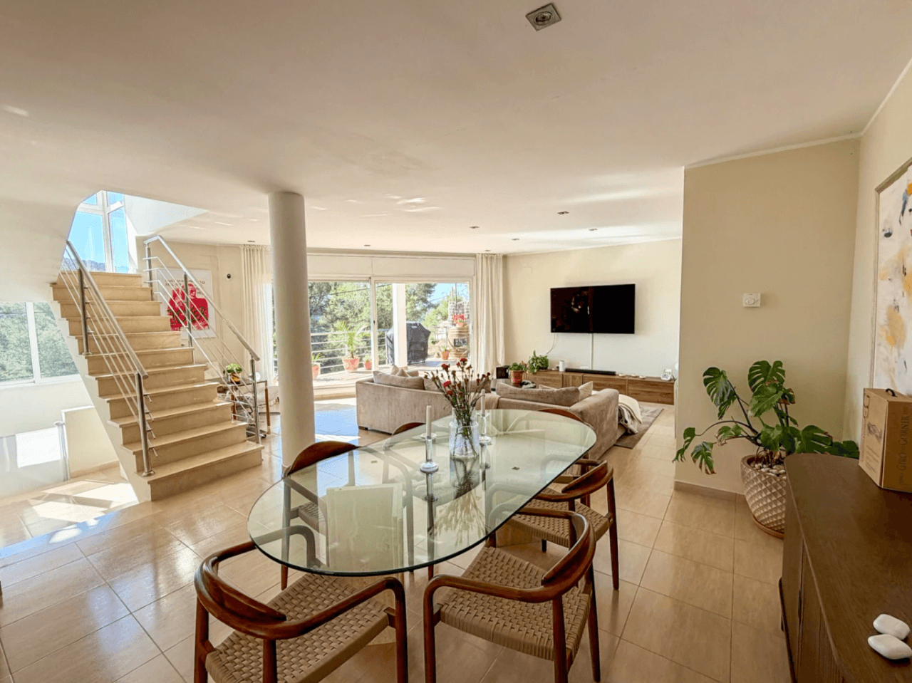 Villa with pool near Sitges close to schools, restaurants and stores