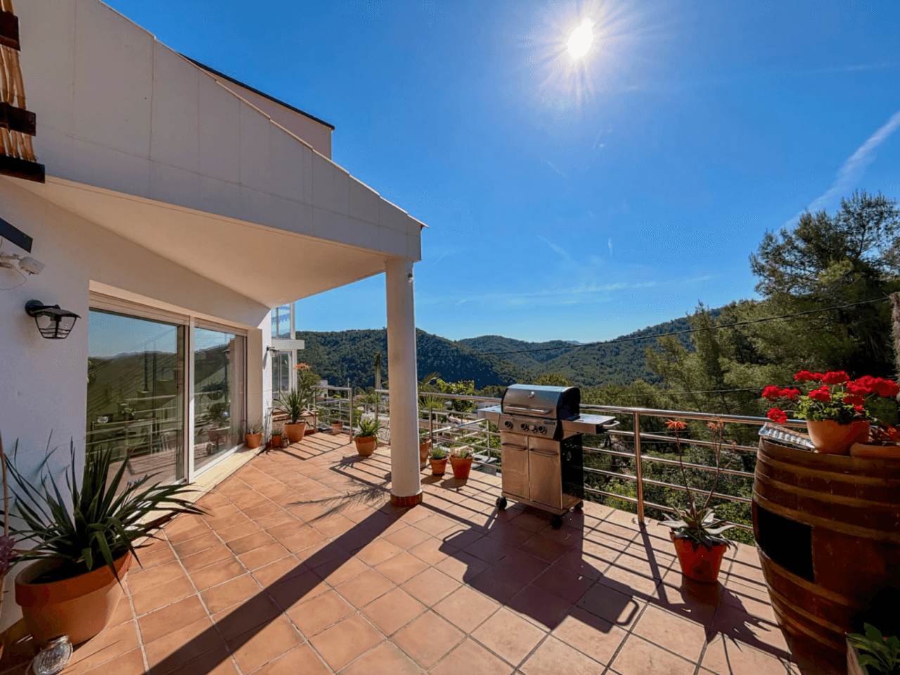Villa with pool near Sitges close to schools, restaurants and stores