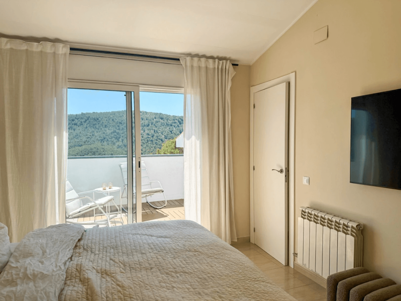 Villa with pool near Sitges close to schools, restaurants and stores
