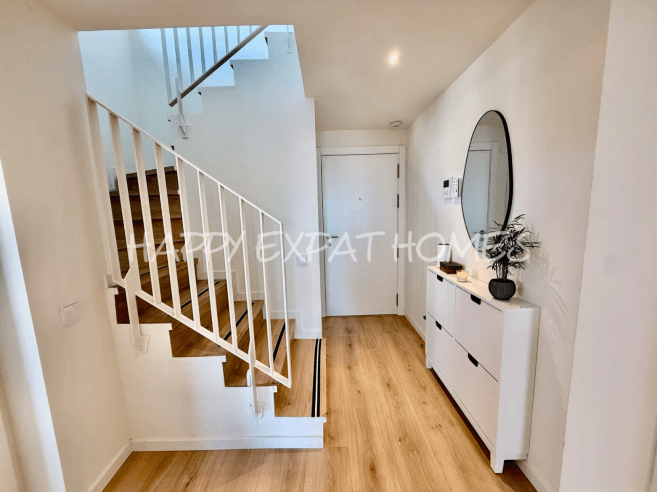 Brand New 4-Bedroom Duplex with Terraces, Pool & Premium Amenities in Vilanova i la Geltrú