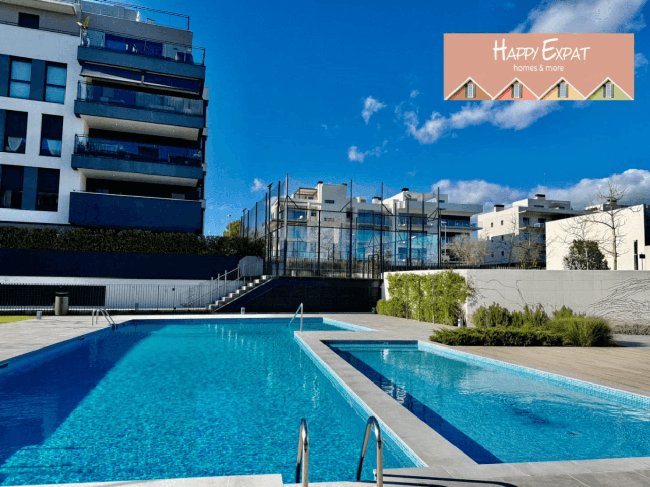 Brand New 4-Bedroom Duplex with Terraces, Pool & Premium Amenities in Vilanova i la Geltrú