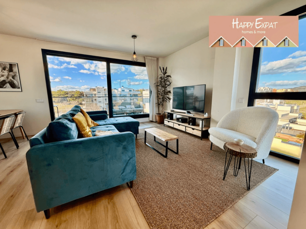 Brand New 4-Bedroom Duplex with Terraces, Pool & Premium Amenities in Vilanova i la Geltrú
