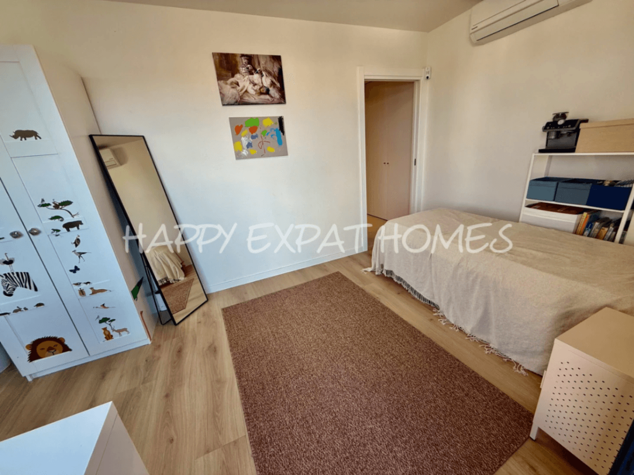 Brand New 4-Bedroom Duplex with Terraces, Pool & Premium Amenities in Vilanova i la Geltrú
