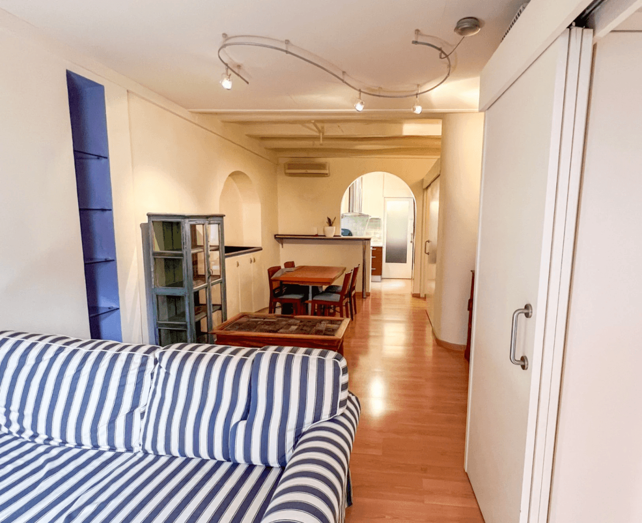 Cozy apartment at 20 steps from the beach in Sitges centre