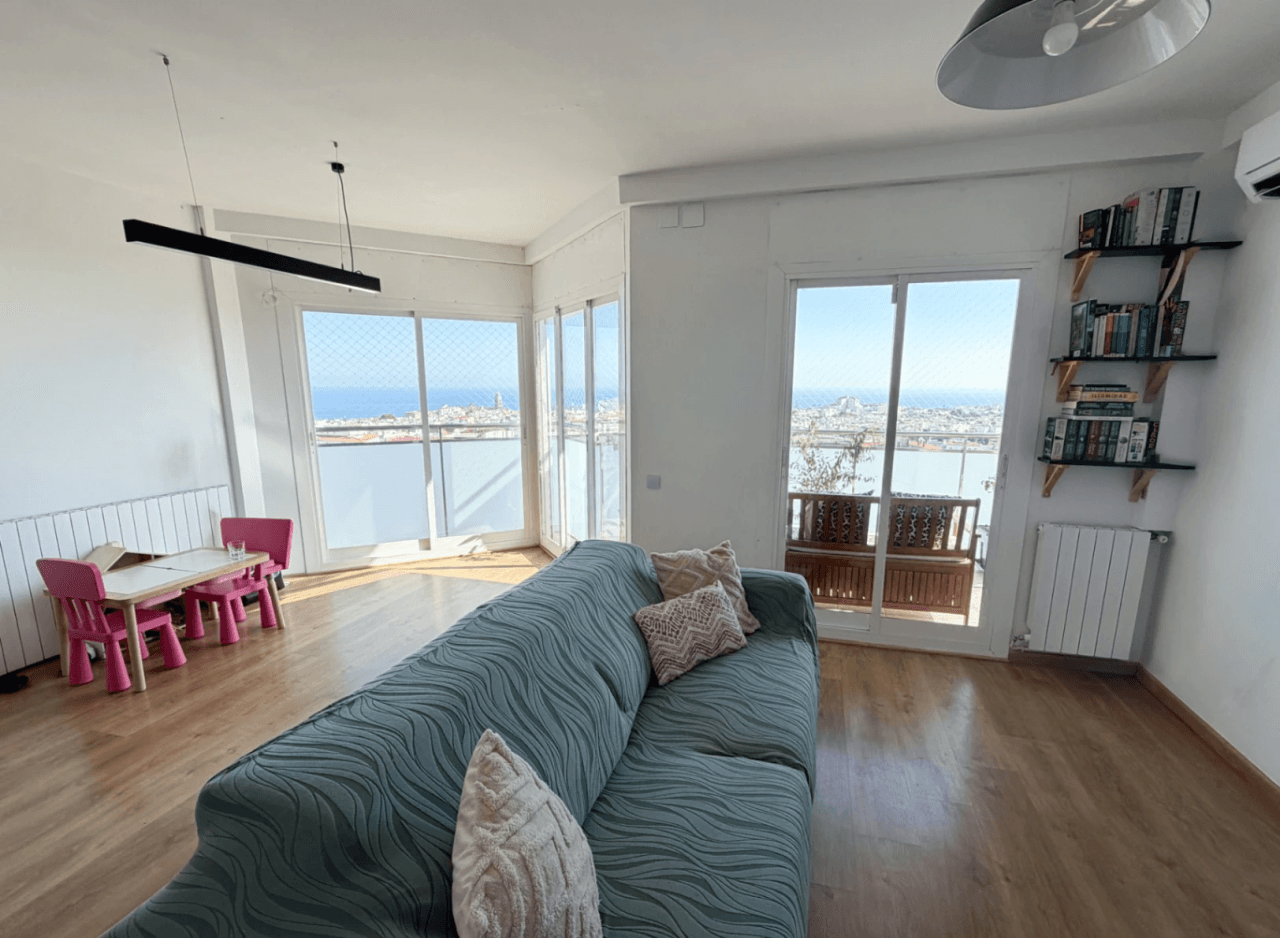 Penthouse at 7th floor with amazing seaviews in Sitges