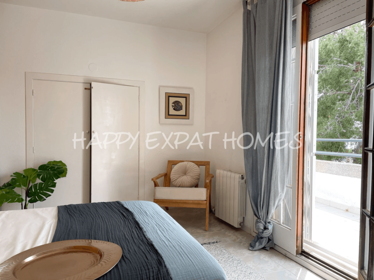 Big villa with private woods and tourist license