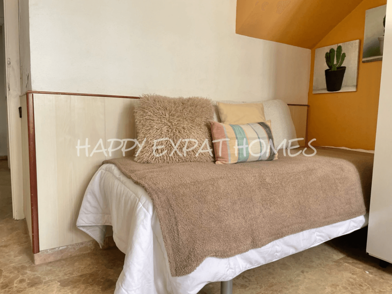 Big villa with private woods and tourist license