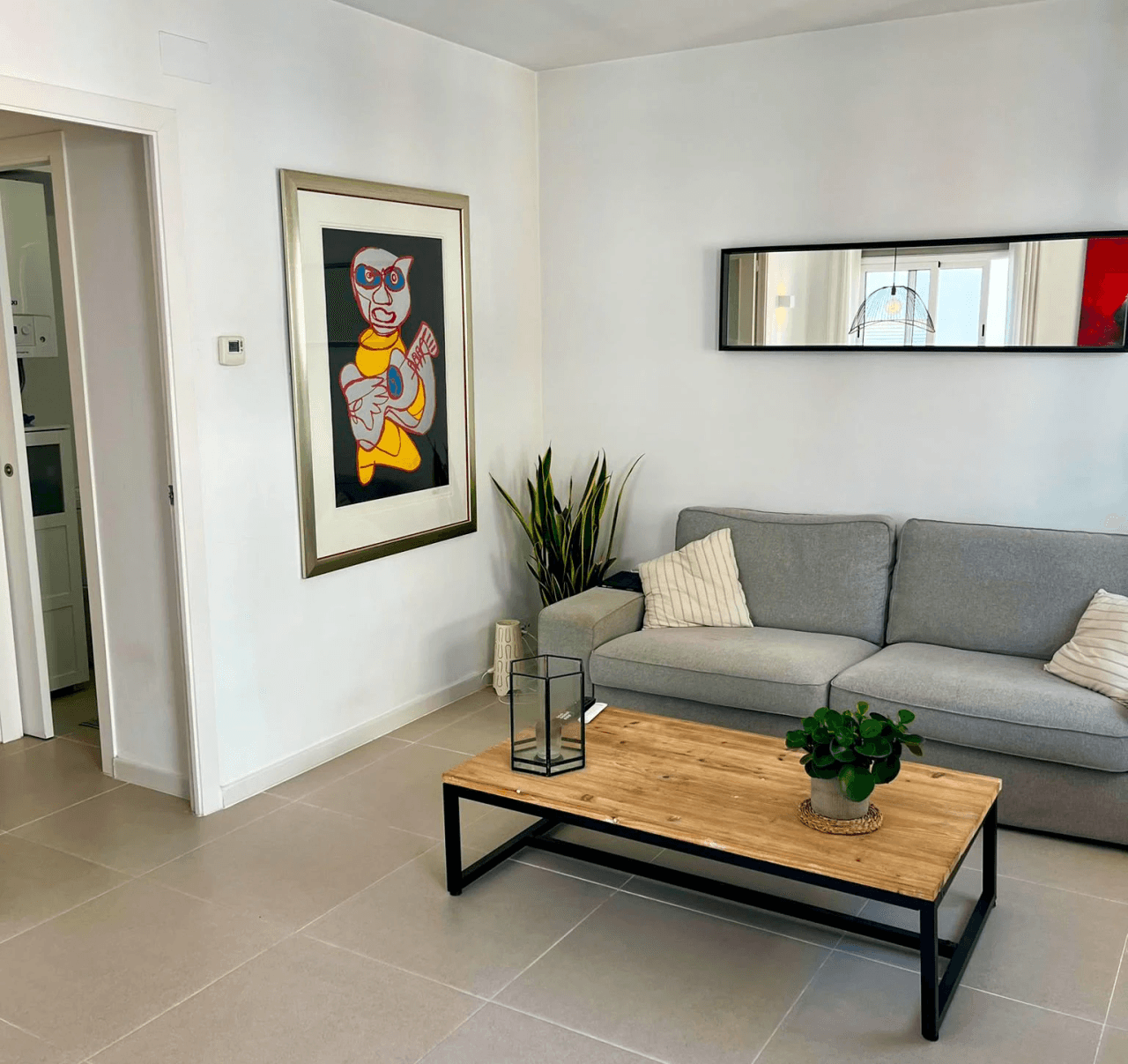 Bright & Quiet Apartment in the Heart of Town