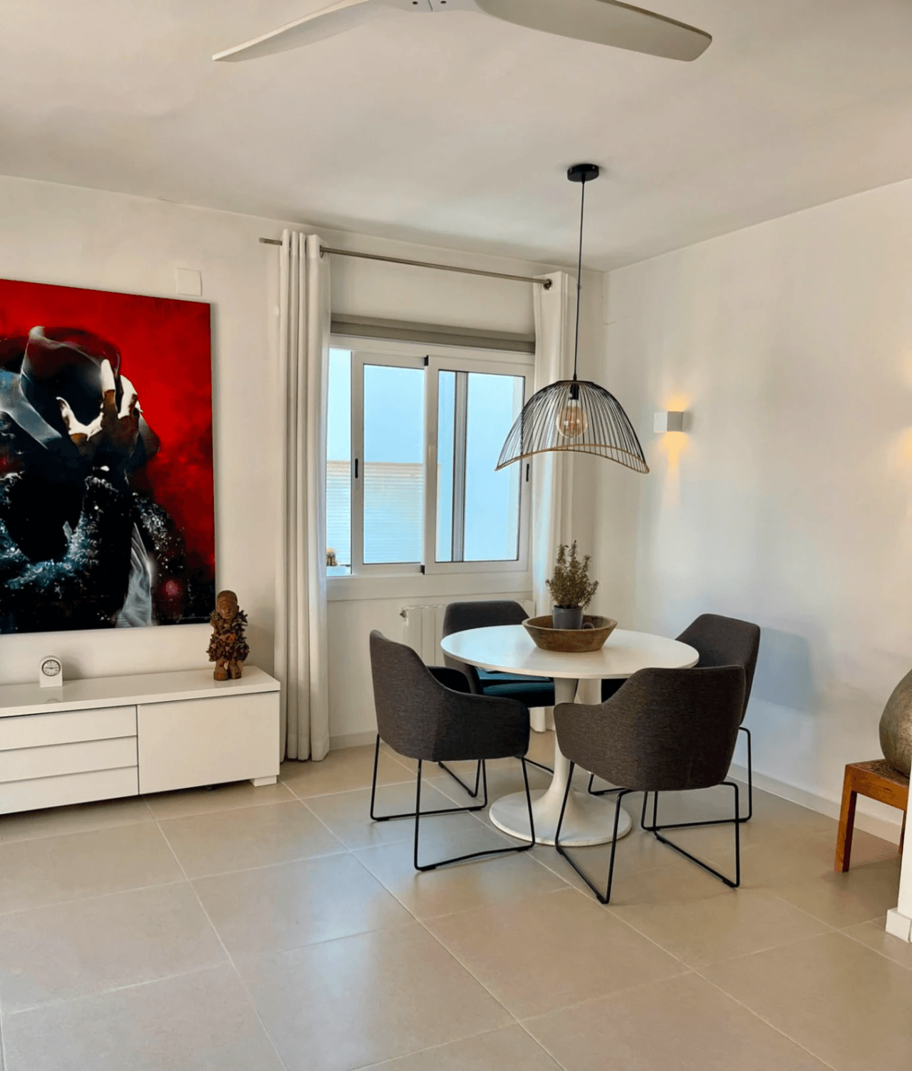 Bright & Quiet Apartment in the Heart of Town