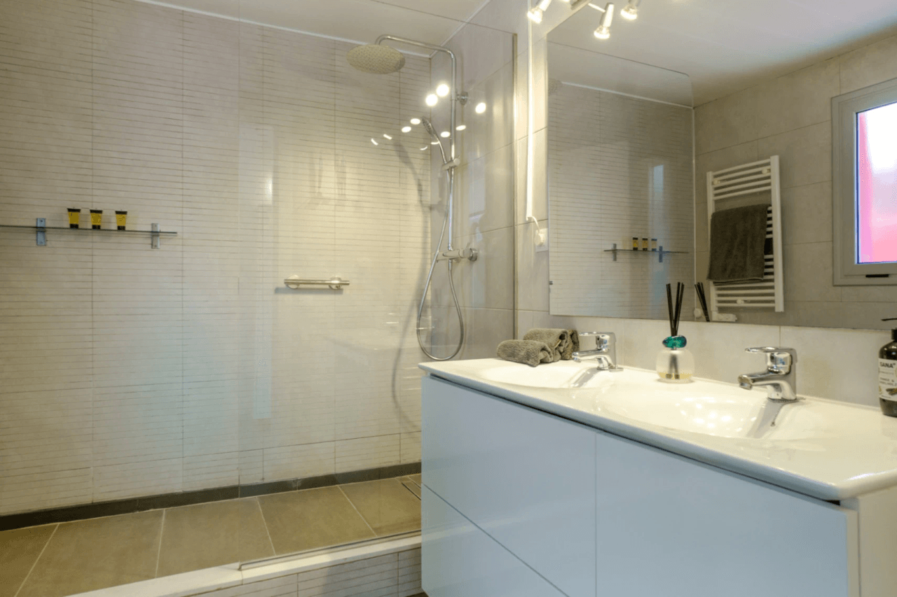Contemporary Villa with Panoramic Nature Views in Sitges Hills, Olivella