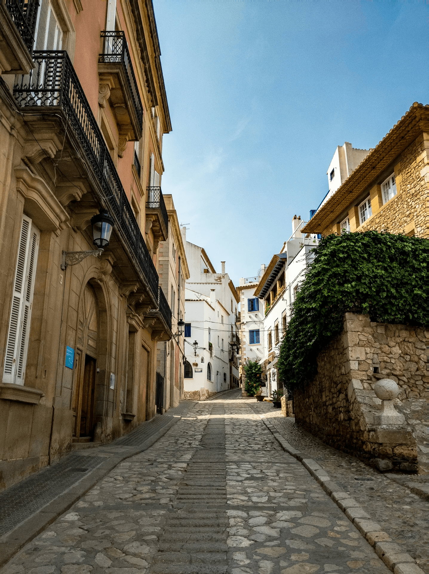 Immobilien in Sitges kaufen als Expat – Was Sie erwartet