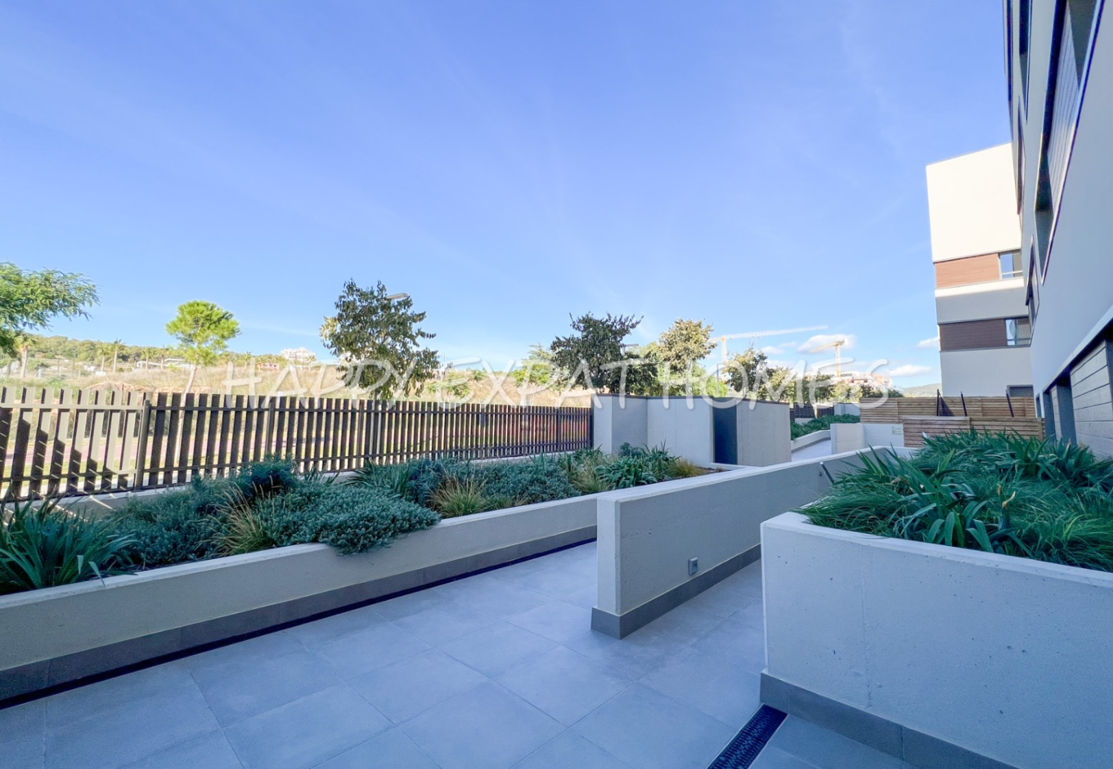 Nuovissimo appartamento a La Plana con giardino privato