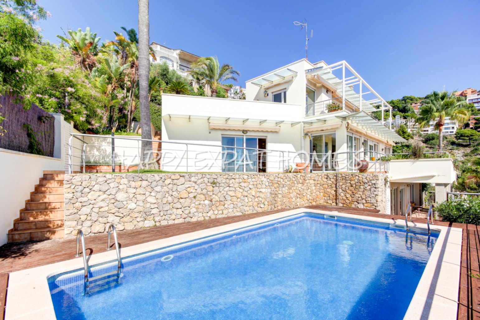 Fantastic villa in Sitges with the best sea views and elevator