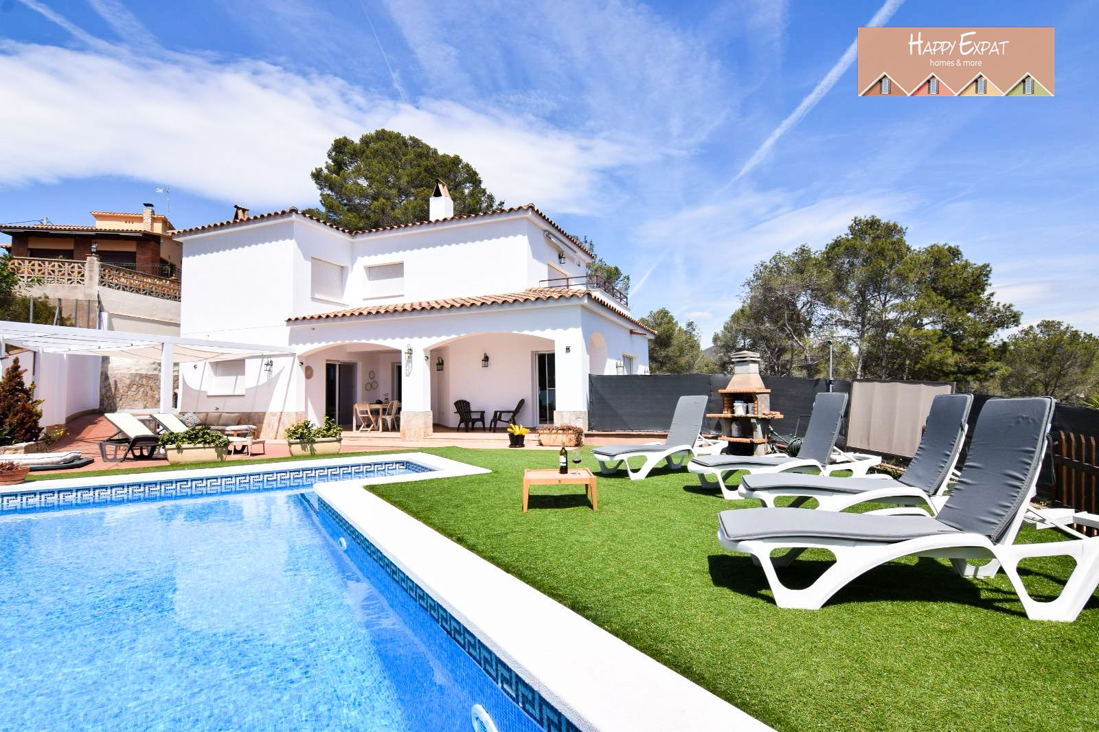 Prachtige villa in de heuvels van Sitges zonder trappen en een groot perceel