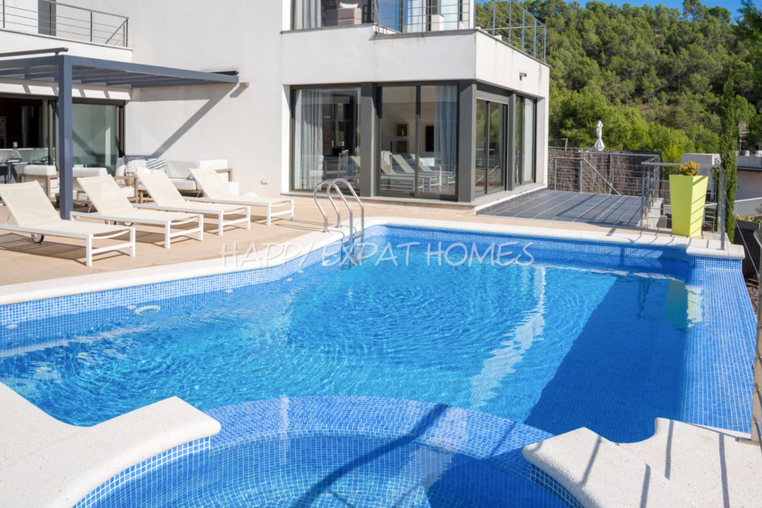 Stunning modern designer glass villa in the Sitges hills