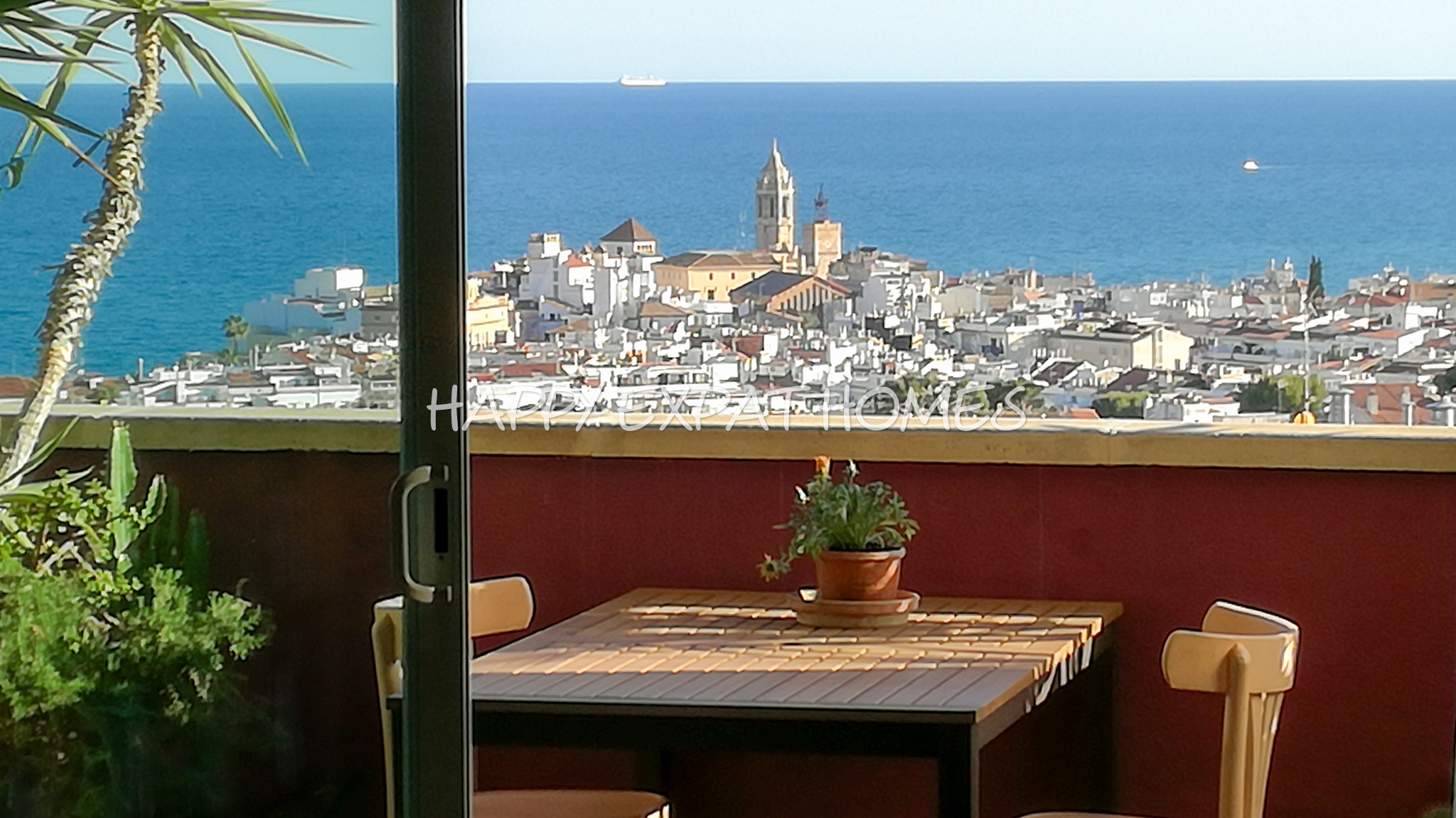 Dachgeschoss-Triplex mit herrlichem Meerblick in Sitges